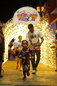 BIB: 50573
                            <button type="button" onclick="openModal(21830994)" class="btn btn-primary btn-sm float-right btn-popup" data-toggle="modal" data-target=".modal-high-quality">
                        <i class="fas fa-shopping-cart"></i> Add to Cart
                    </button>
                                            <button type="button" onclick="isThisMe(21830994, true)" class="btn btn-success btn-sm float-right btn-popup btn-isme hidden" data-toggle="tooltip" data-placement="bottom" title="นี่คือรูปของคุณใช่ไหม คลิกที่นี่เพื่อเอาเข้าอัลบั้ม">
                        <i class="fas fa-plus"></i> Add to album
                    </button>
                    <button type="button" onclick="isThisMe(21830994, false)" class="btn btn-warning btn-sm float-right btn-popup btn-isnotme hidden">
                        <i class="fas fa-ban"></i> Remove from album
                    </button>